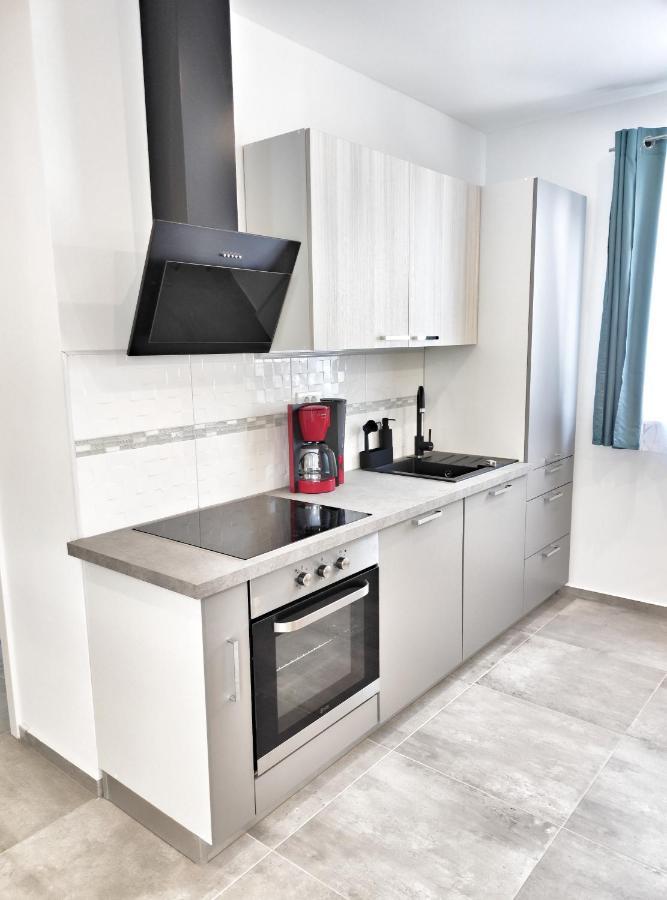 Apartments Tina Stinjan Pula Exterior photo